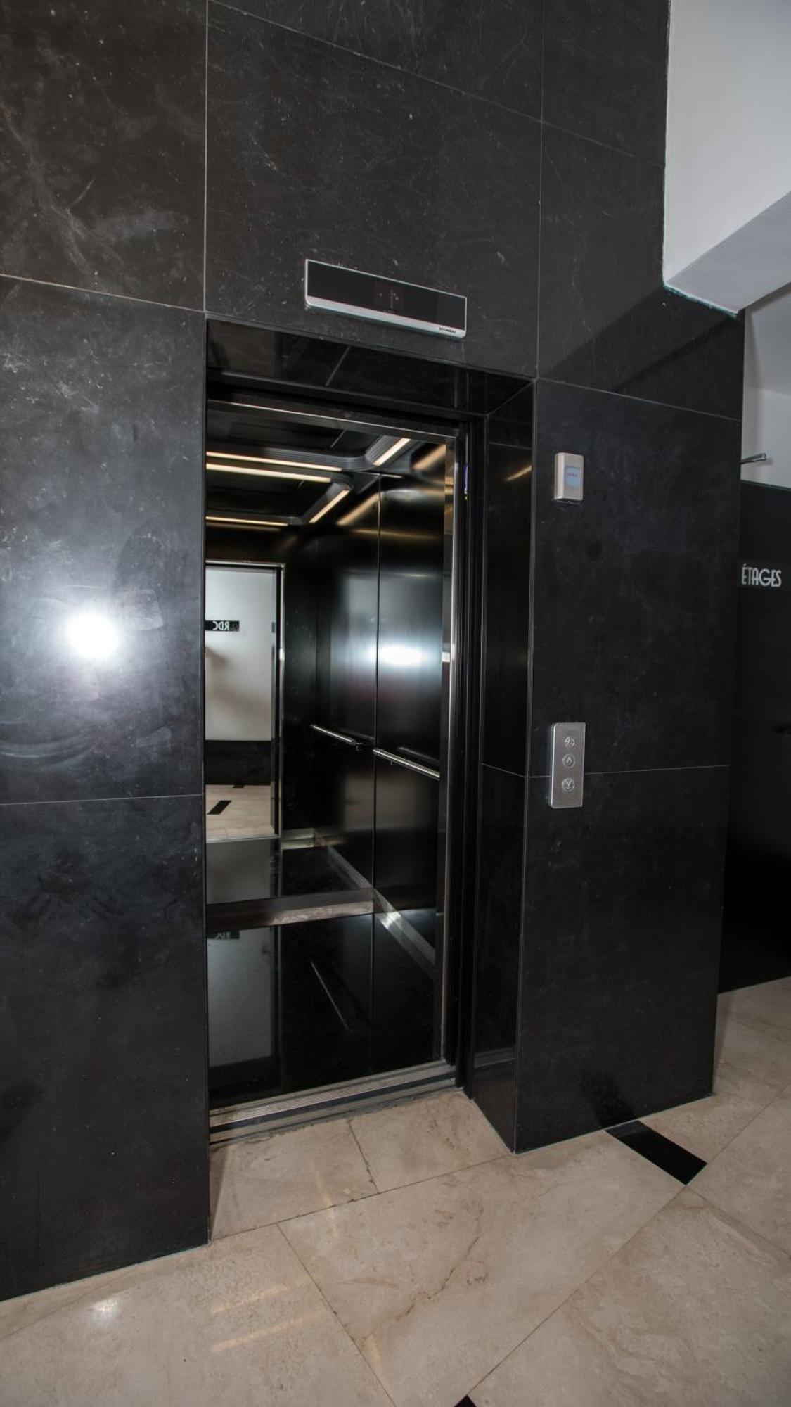 Haut Standing 2-Bedroom Apartment In Gauthier Casablanca Esterno foto
